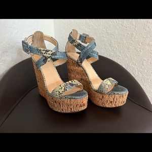 Pre-Owned Giuseppe Zanotti Blue Snakeskin Wedge Heels Sz 36.5